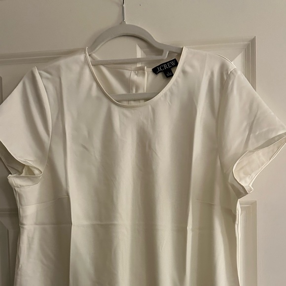 J. Crew Short-sleeve button-back top in everyday crepe - Picture 3 of 5